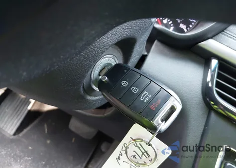 2016 Kia Optima Lx z USA, uszkodzony, nr VIN 5XXGT4L30GG082887